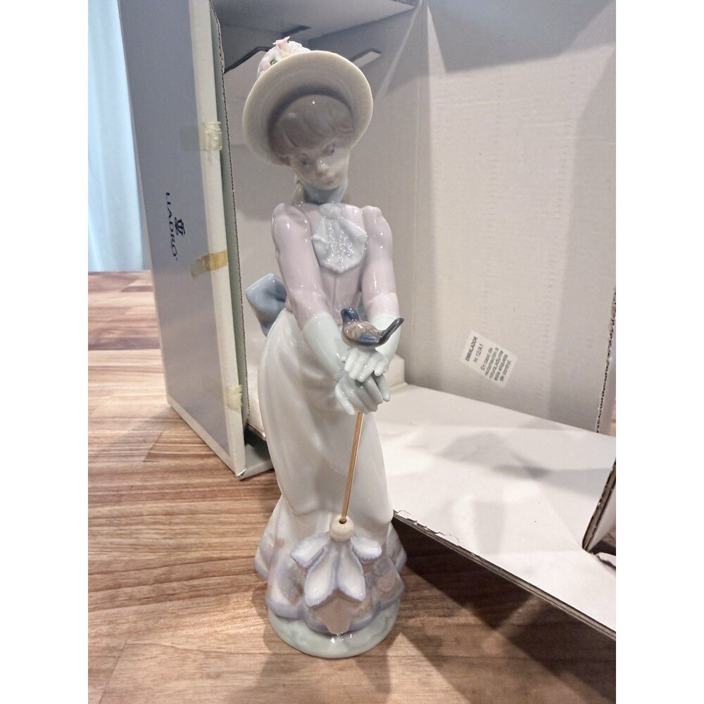 LLADRO Figurines Retired Garden Song 7618 Innocence in Bloom